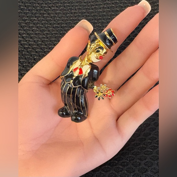 Vintage Black Enamel & Gold Tone Clown Brooch With Flowers - Picture 3 of 10